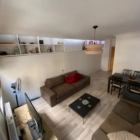 Large With A Balcony In Kadikoey איסטמבול