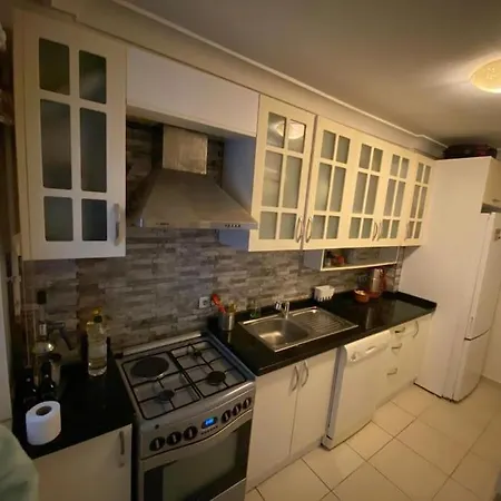 Apartment Large With A Balcony In Kadikoey