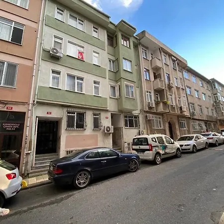 Large With A Balcony In Kadikoey דירה איסטמבול