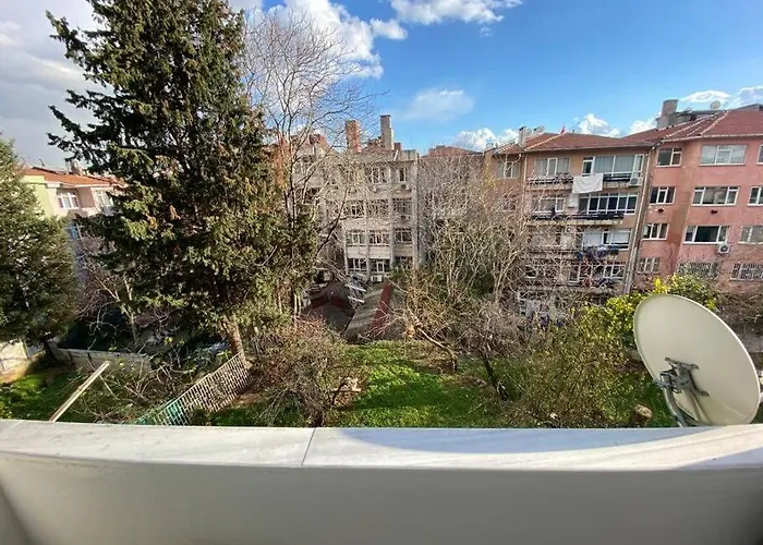 Large With A Balcony In Kadikoey イスタンブール