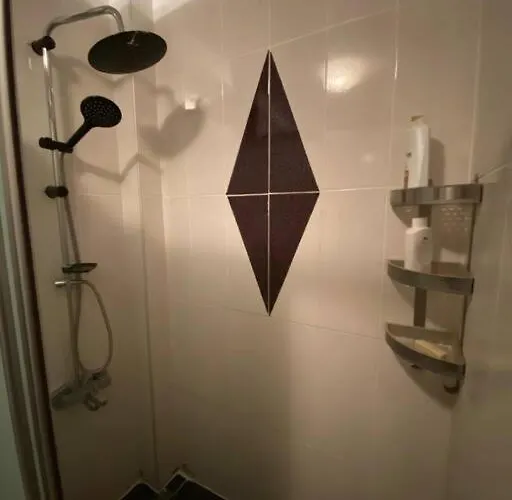 Large With A Balcony In Kadikoey アパート